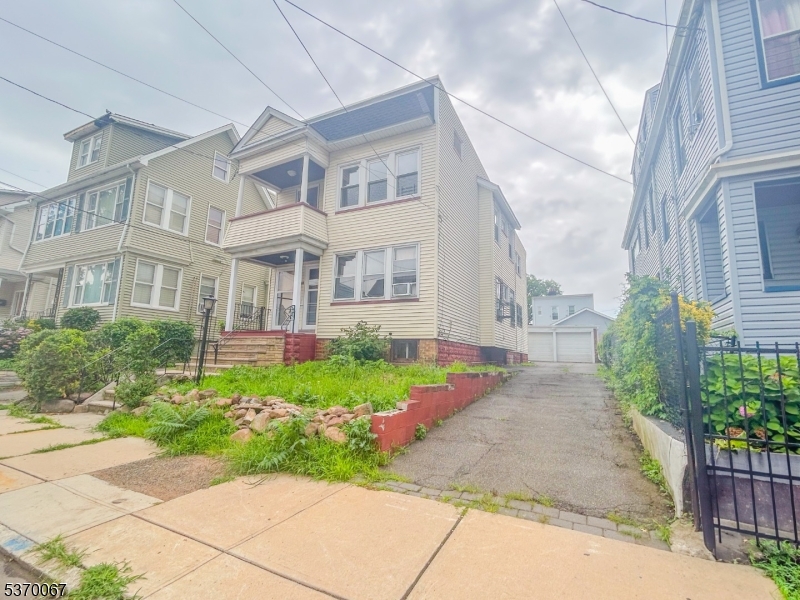 180 Hobson St