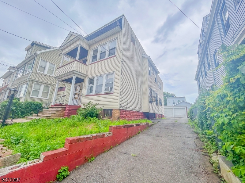 180 Hobson St