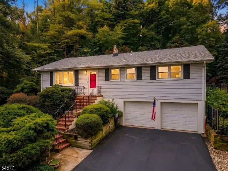 75 E Mountain Rd
