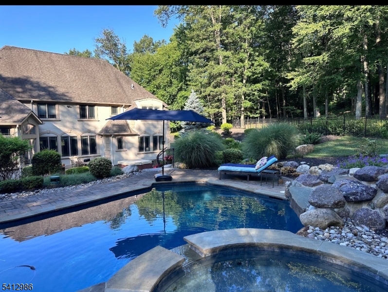 127 Waughaw Rd