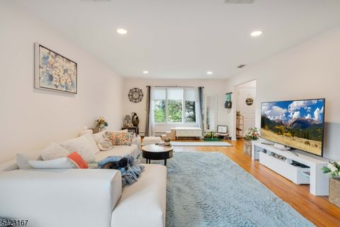 120 E Edsall Blvd Palisades Park Boro NJ 07650