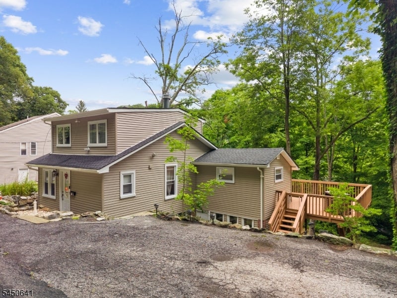 6 Hoover Rd