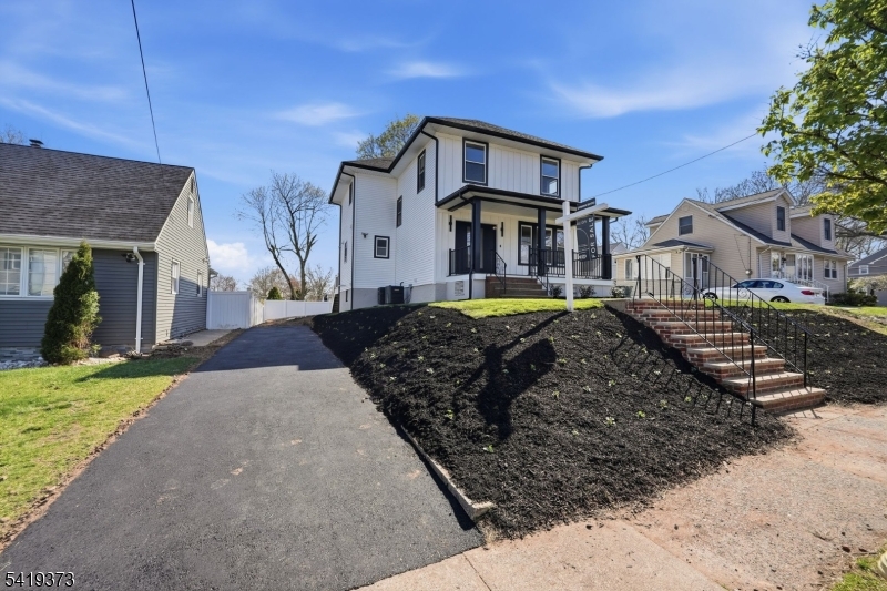 47 Darling Ave