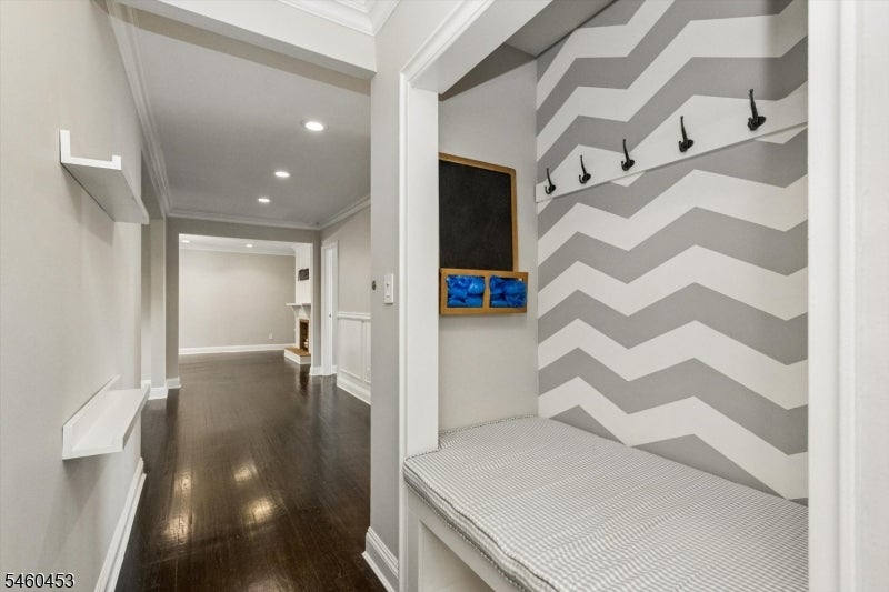 24 Hutton Ave 6