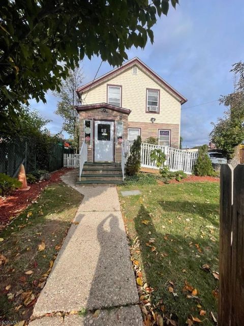 Photo of 15 Washington St, West Orange, NJ 07052 (MLS # 3995229)