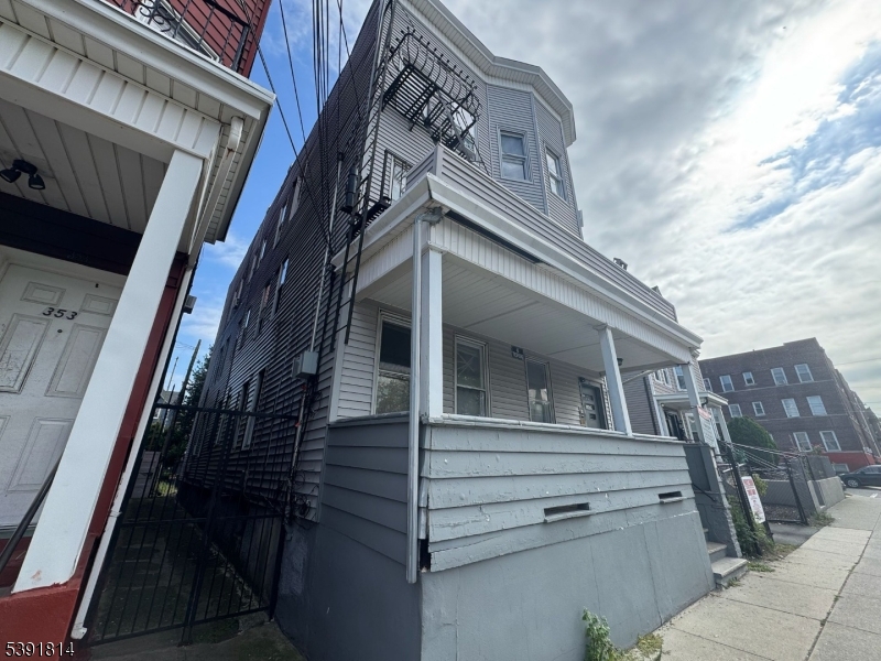 355 Madison St