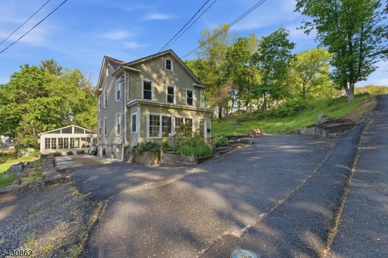 34 Taylor St