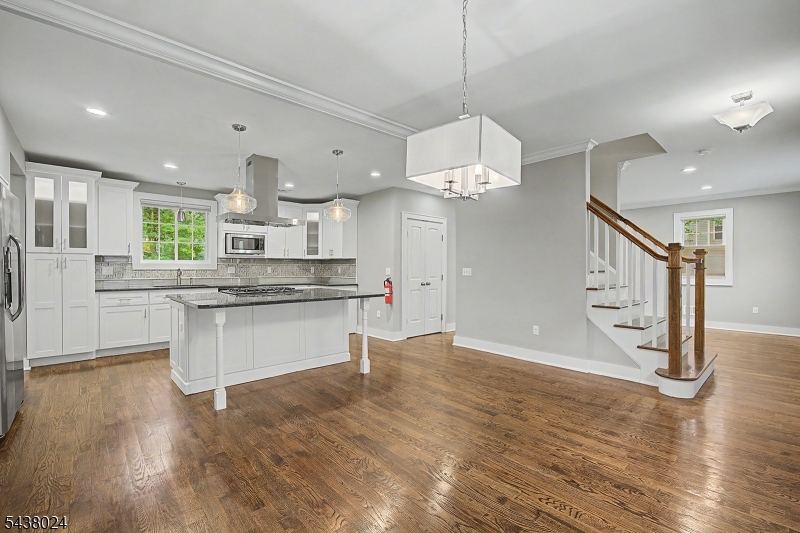 8 Phyllis Pl