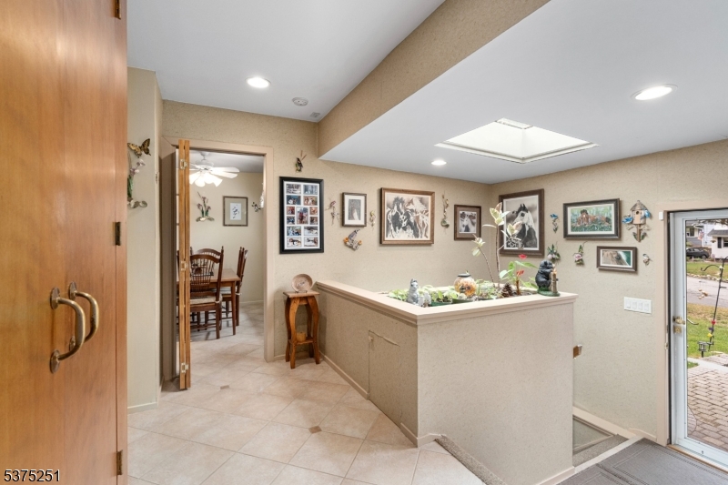 14 Mohawk Ave