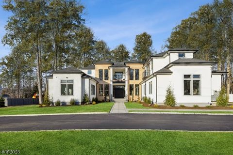 19 Highlander Dr Scotch Plains Twp. NJ 07076