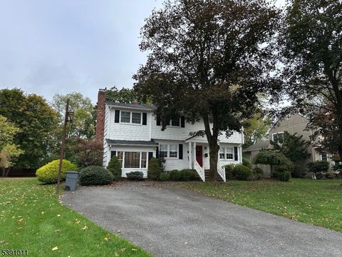 Photo of 4 Reynolds Rd, Pequannock, NJ 07440 (MLS # 3992521)