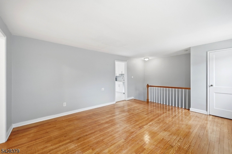 445 Morris Ave 14