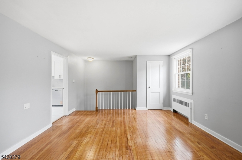 445 Morris Ave 14