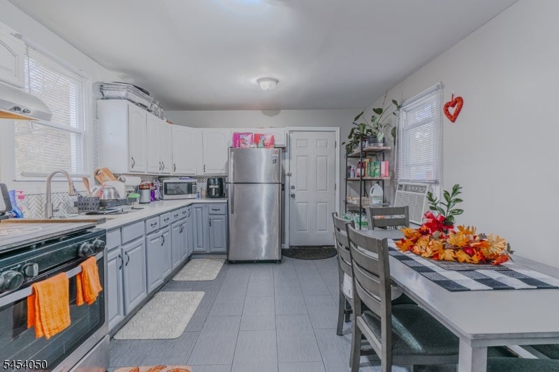 74 Lincoln Pl