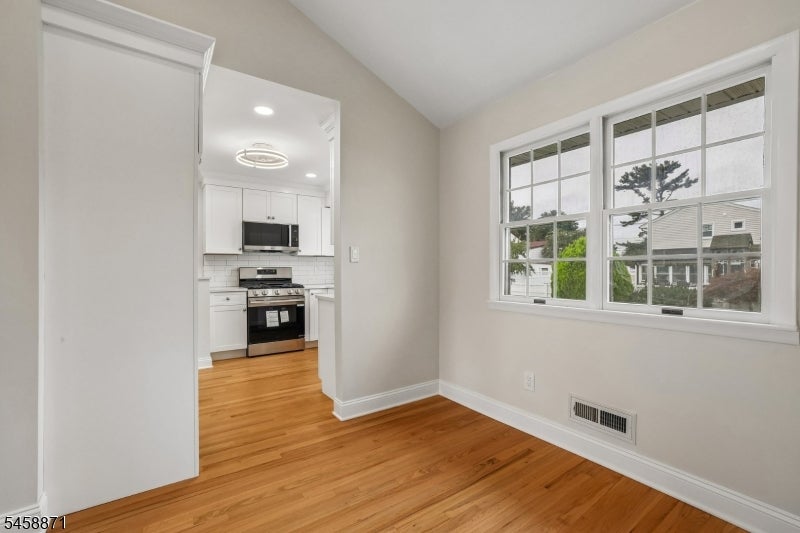 11 Suburban Rd