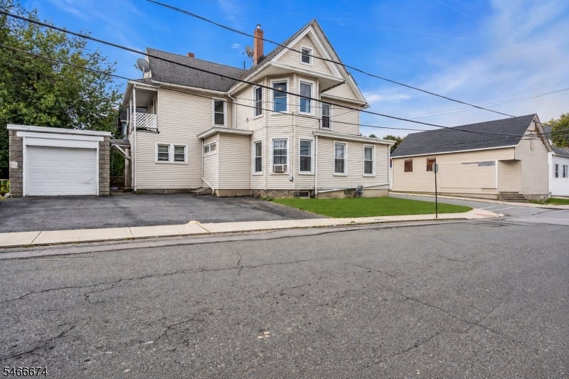 56 Summit Ave