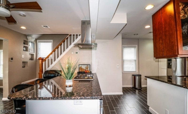 1017 Main St