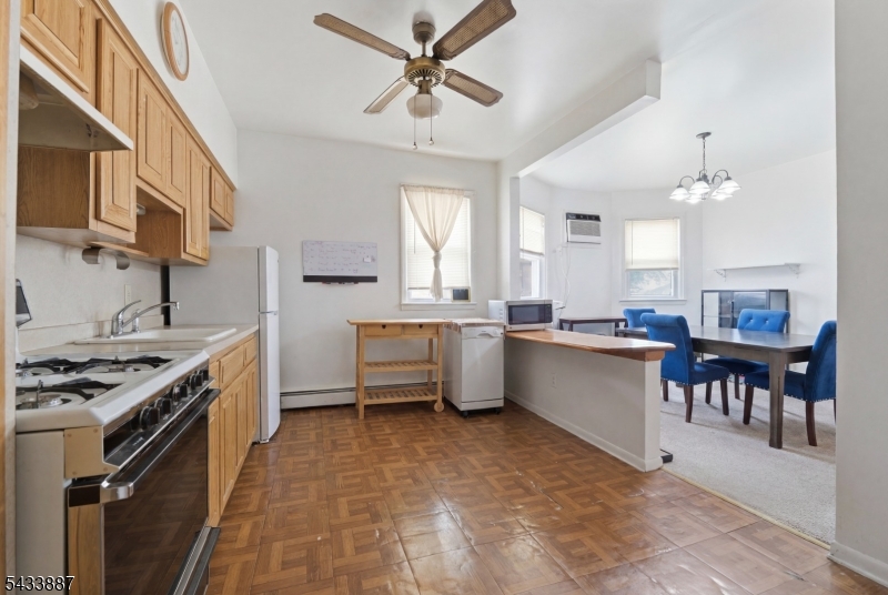 598 Van Houten Ave