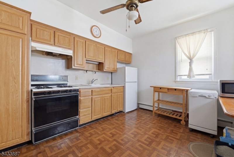 598 Van Houten Ave