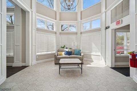 816 Kensington Ln Livingston Twp. NJ 07039