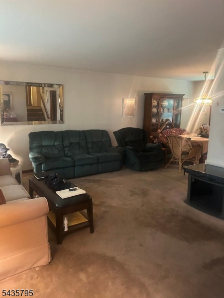 35 Garside Pl