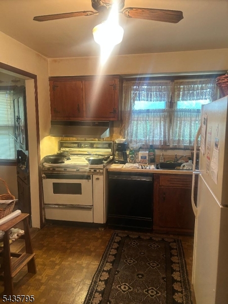 35 Garside Pl