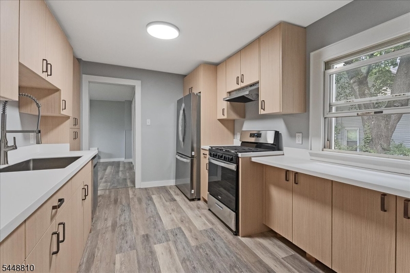 4 Maple St
