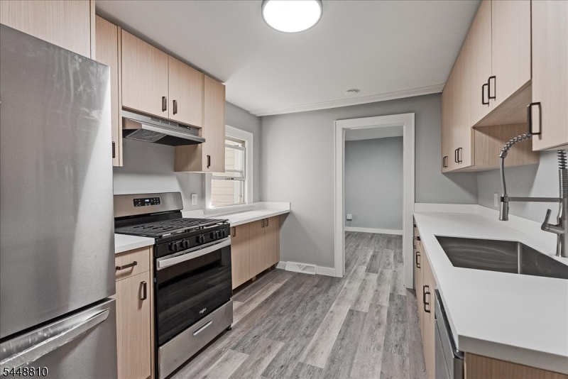 4 Maple St
