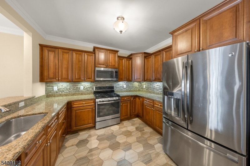 6110 Veterans Dr 6110