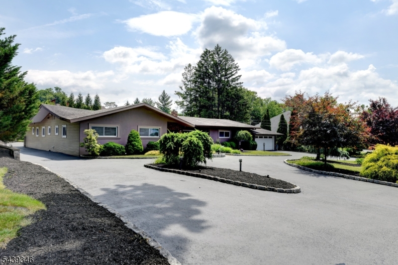 30 Bogert Rd