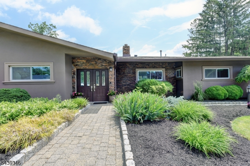 30 Bogert Rd