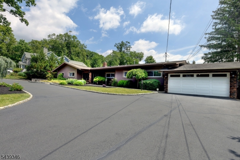 30 Bogert Rd