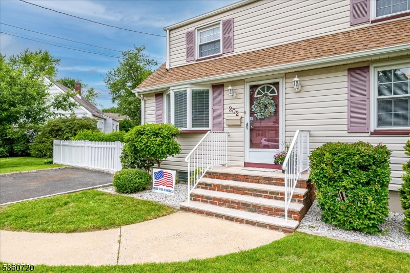 202 Garden Dr