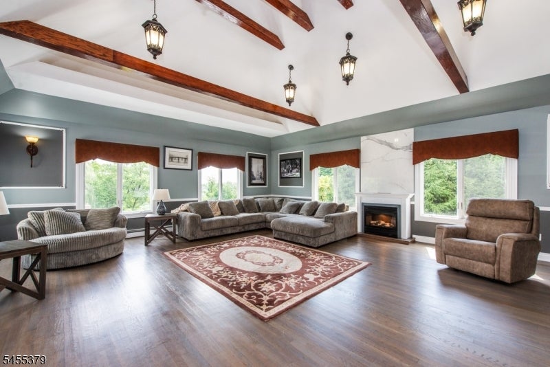 207 Eileen Dr