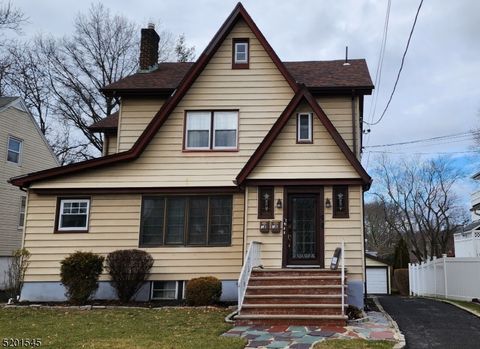 Photo of 46 Cumberland Ave 2nd Fl Ave #2, Verona, NJ 07044 (MLS # 3995082)