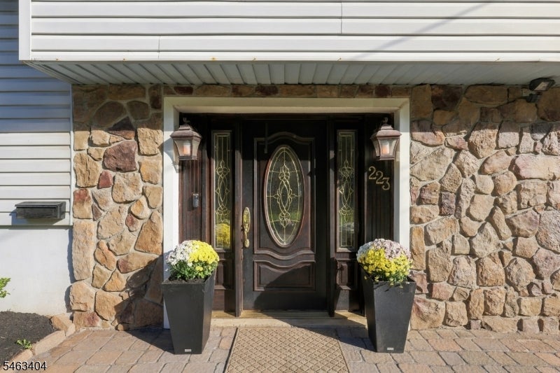 223 Fairview Ave