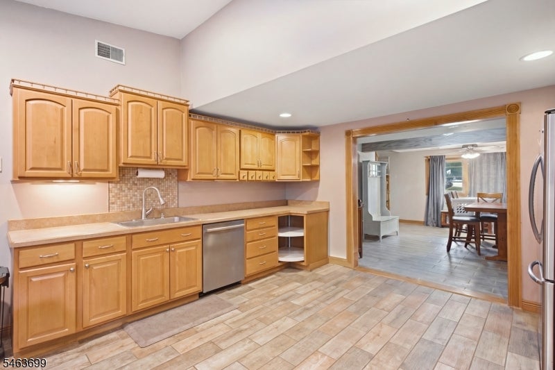 21 Winthrop Dr