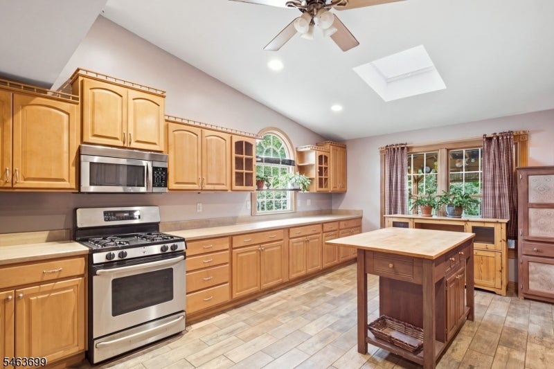 21 Winthrop Dr