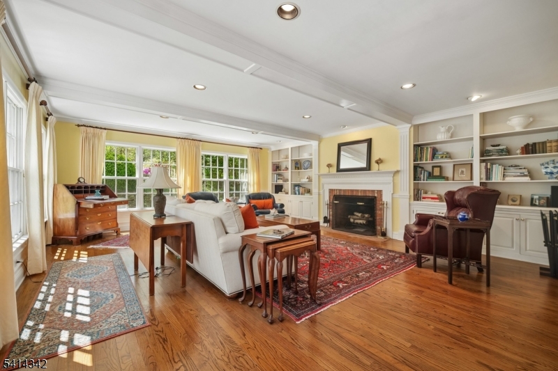 638 Mountain Ave