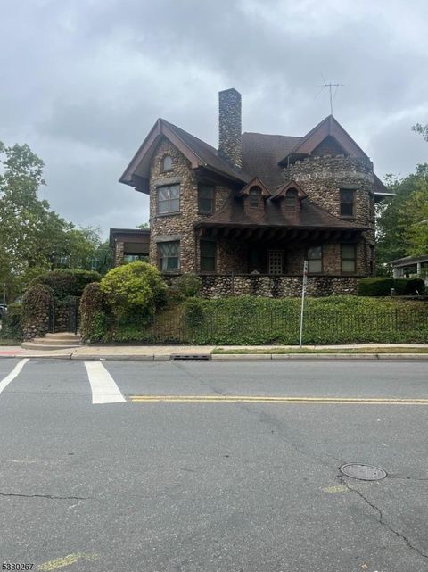 57 Washington St East Orange City NJ 07017