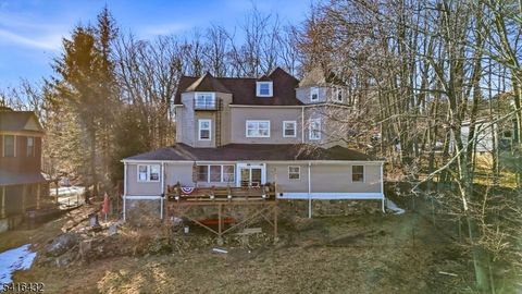 22 Sunset Ter Mount Arlington Boro NJ 07856