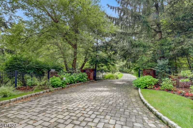 1055 High Mountain Rd