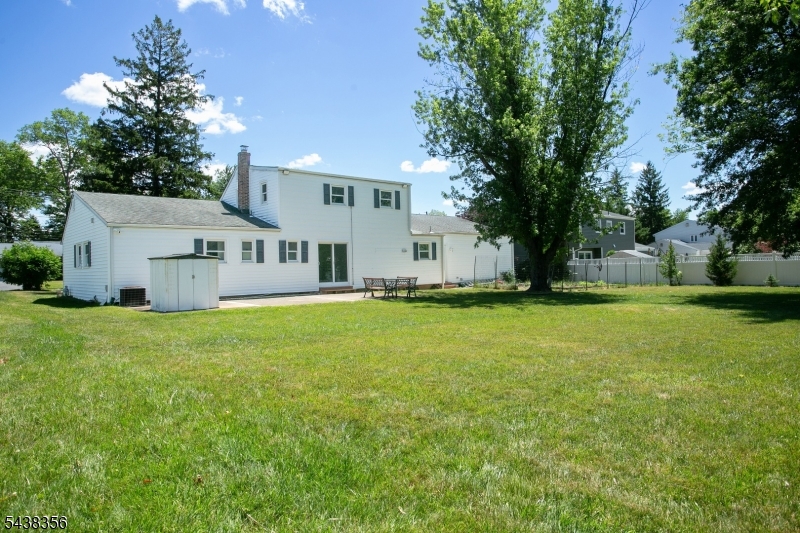 70 Knoll Rd