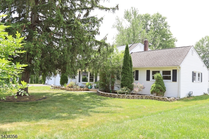 70 Knoll Rd