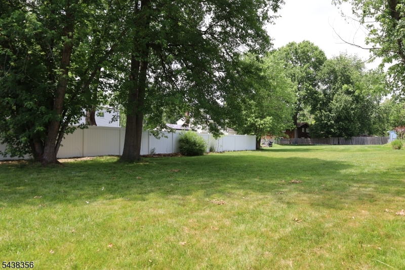 70 Knoll Rd