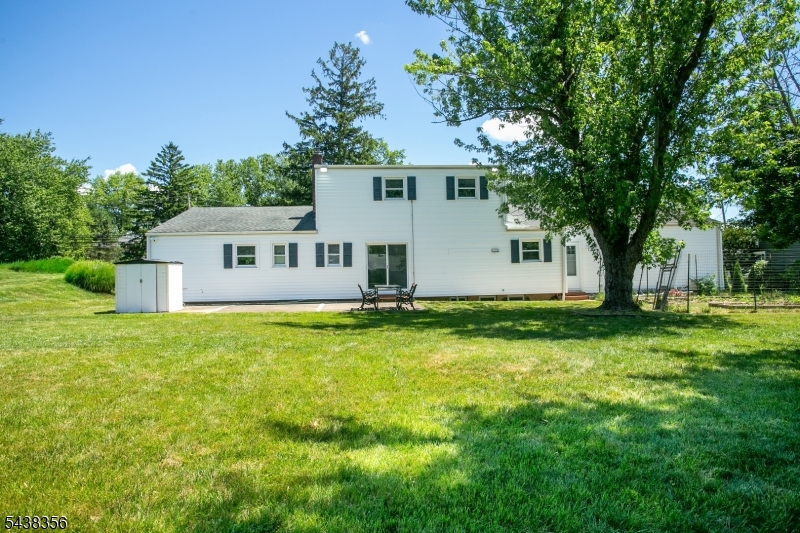70 Knoll Rd