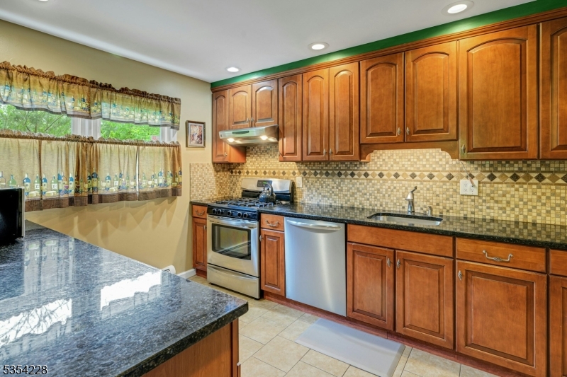 104 Pine Brook Rd