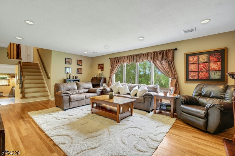 104 Pine Brook Rd
