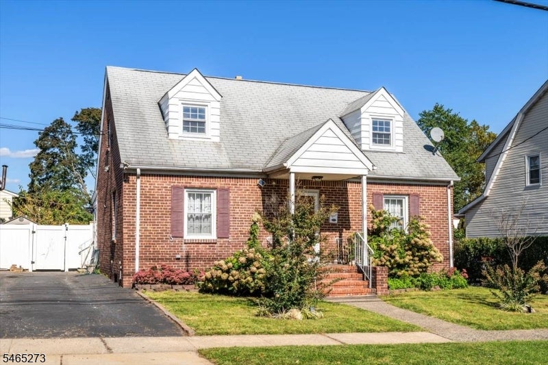 54 Hancox Ave