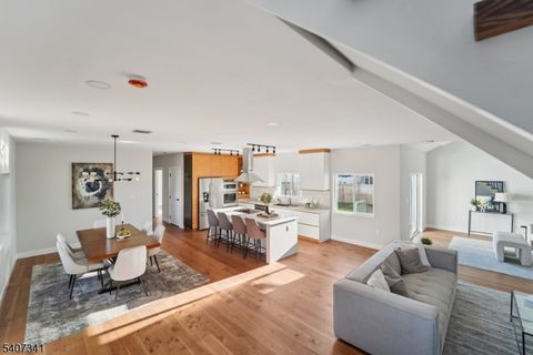 27 Sullivan Dr Emerson Boro NJ 07630